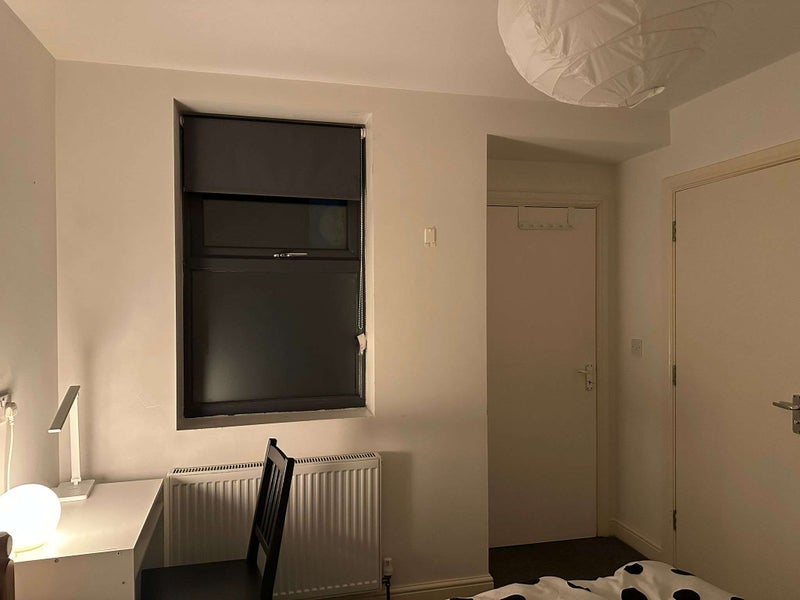 Room Pitshanger Lane in Greater London