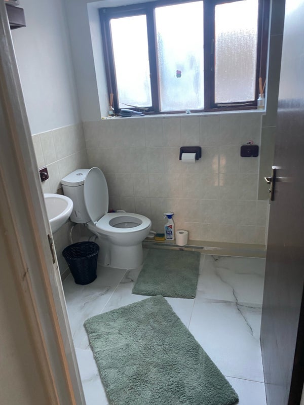 Room Downsbridge Road in Greater London