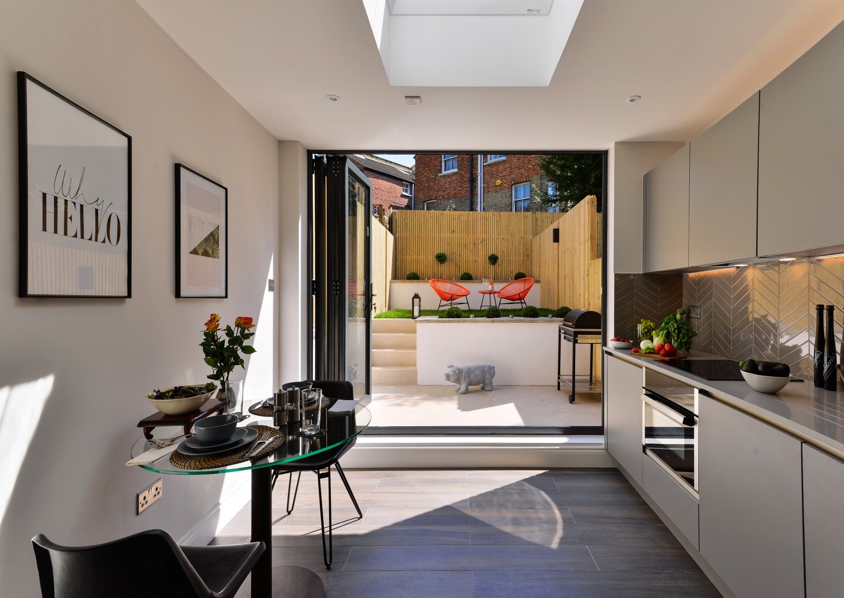 Flat Kingdon Road in London