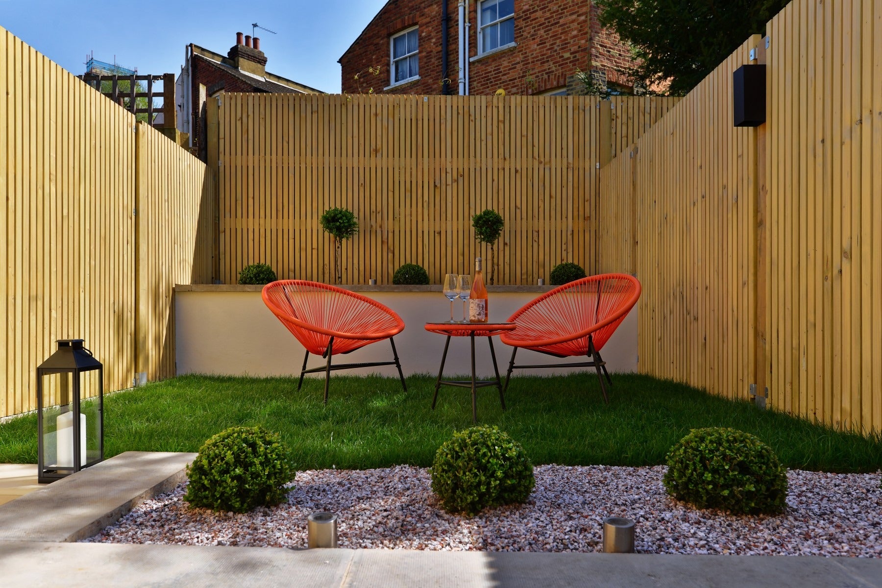 Flat Kingdon Road in London