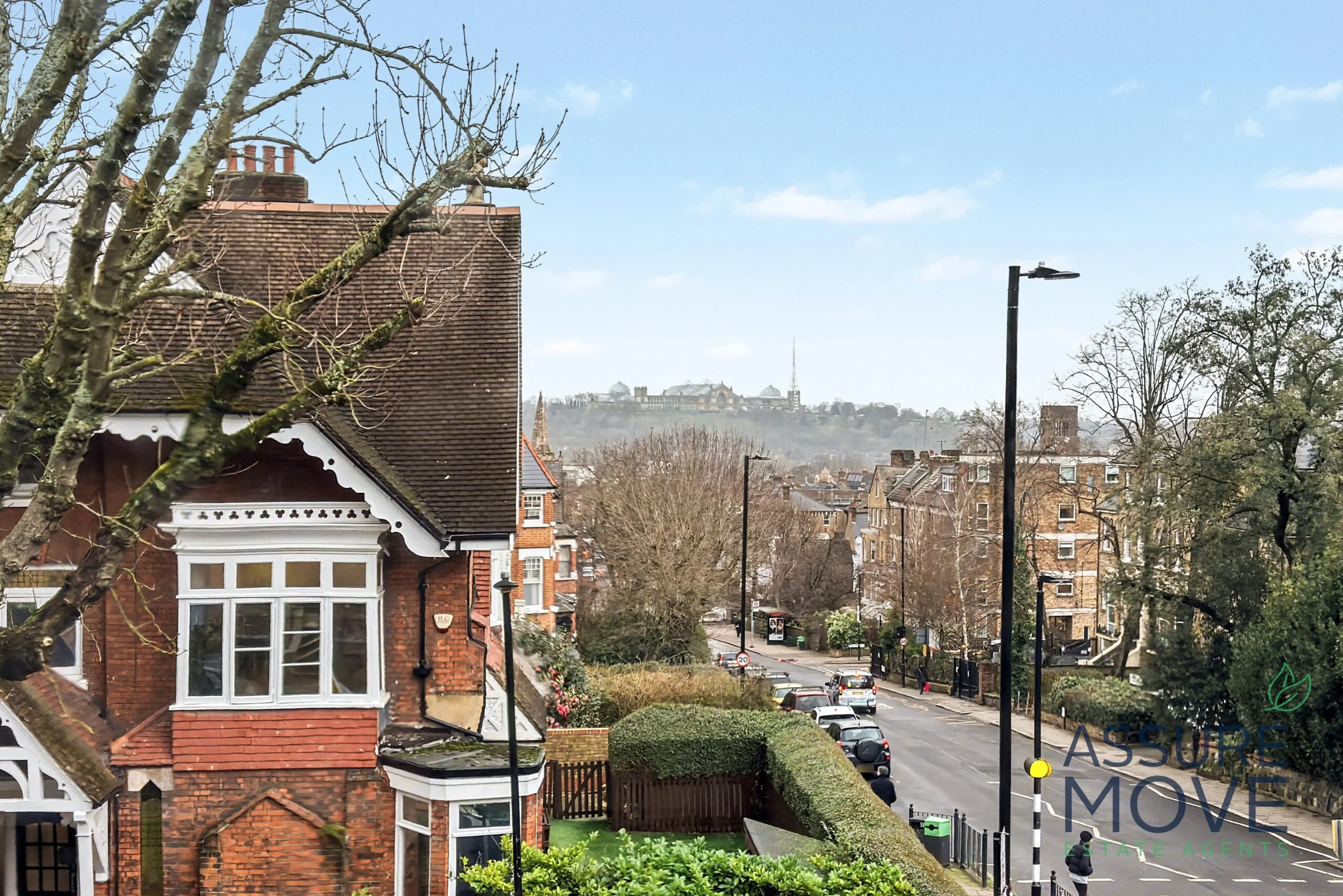 Flat Haslemere Road in Greater London