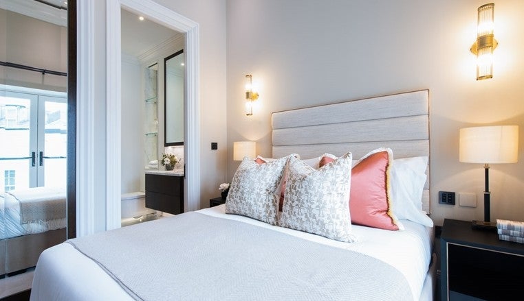 Flat Prince of Wales Terrace in Greater London