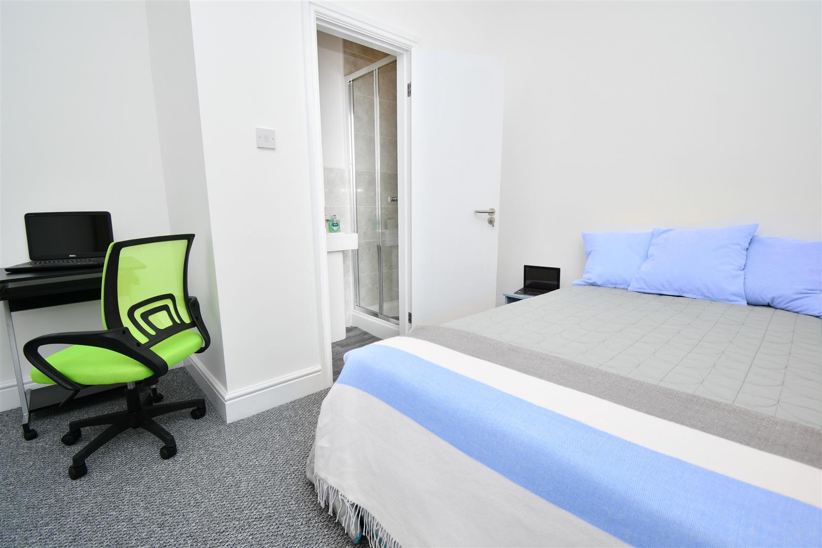 Room Netherby Street in Burnley
