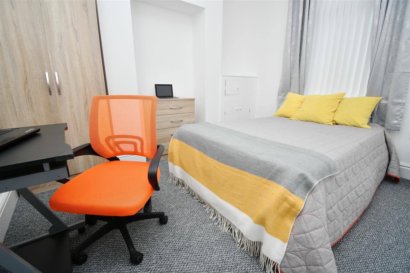 Room Netherby Street in Burnley