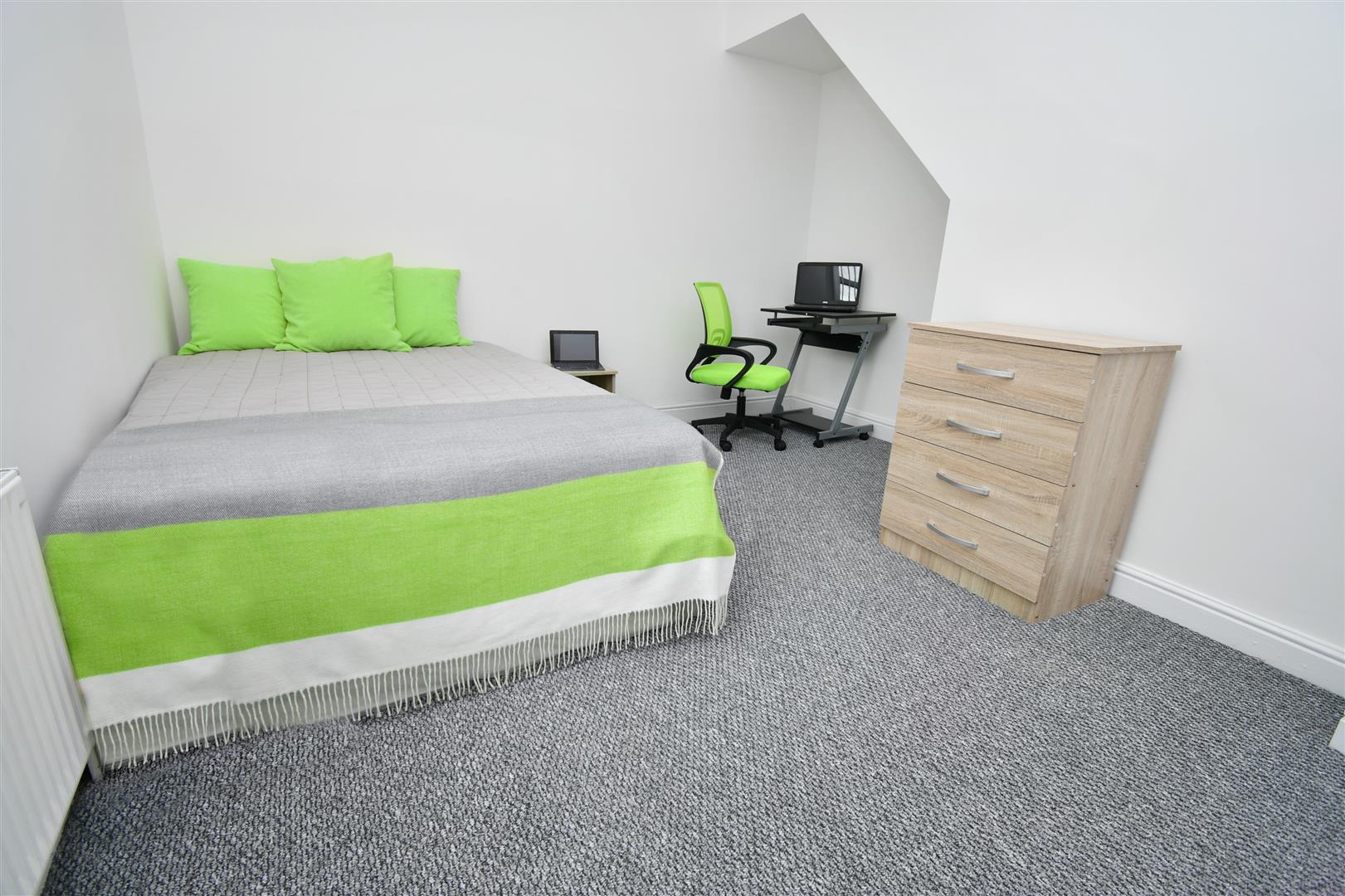 Room Netherby Street in Burnley