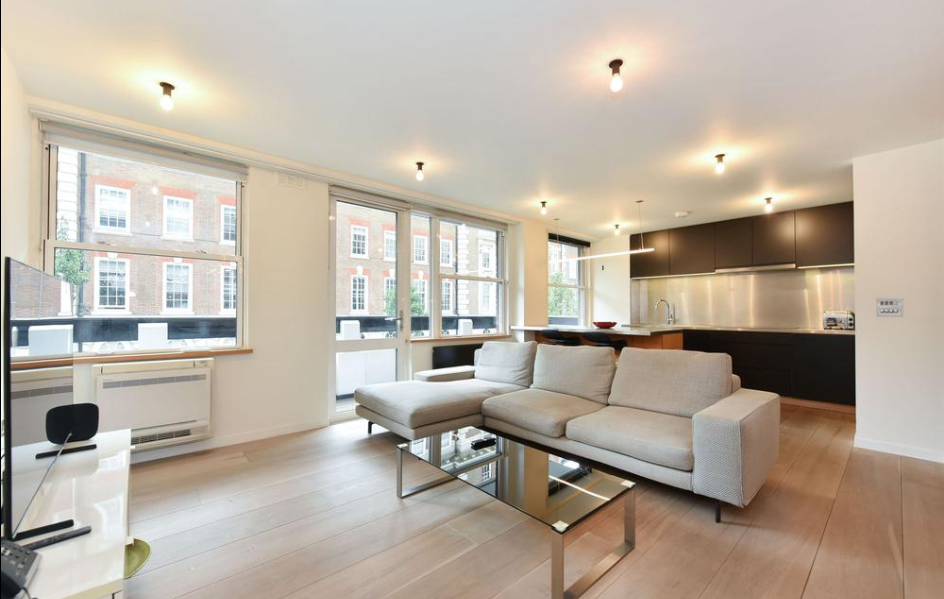 Flat Weymouth Street in London