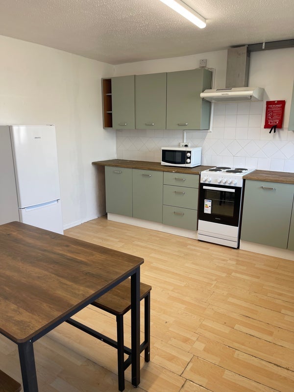 Room Celia Phillips Close in Breckland District
