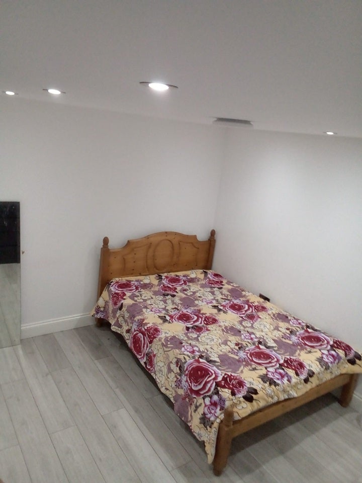 Room Dawlish Drive in Greater London
