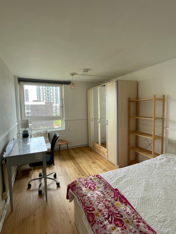 Room Balmes Road in Greater London
