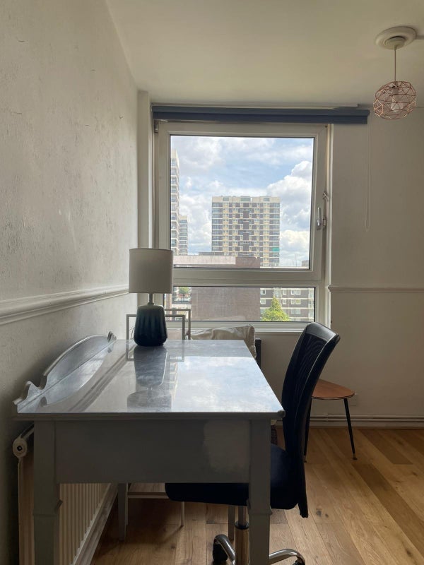 Flat Balmes Road in Greater London