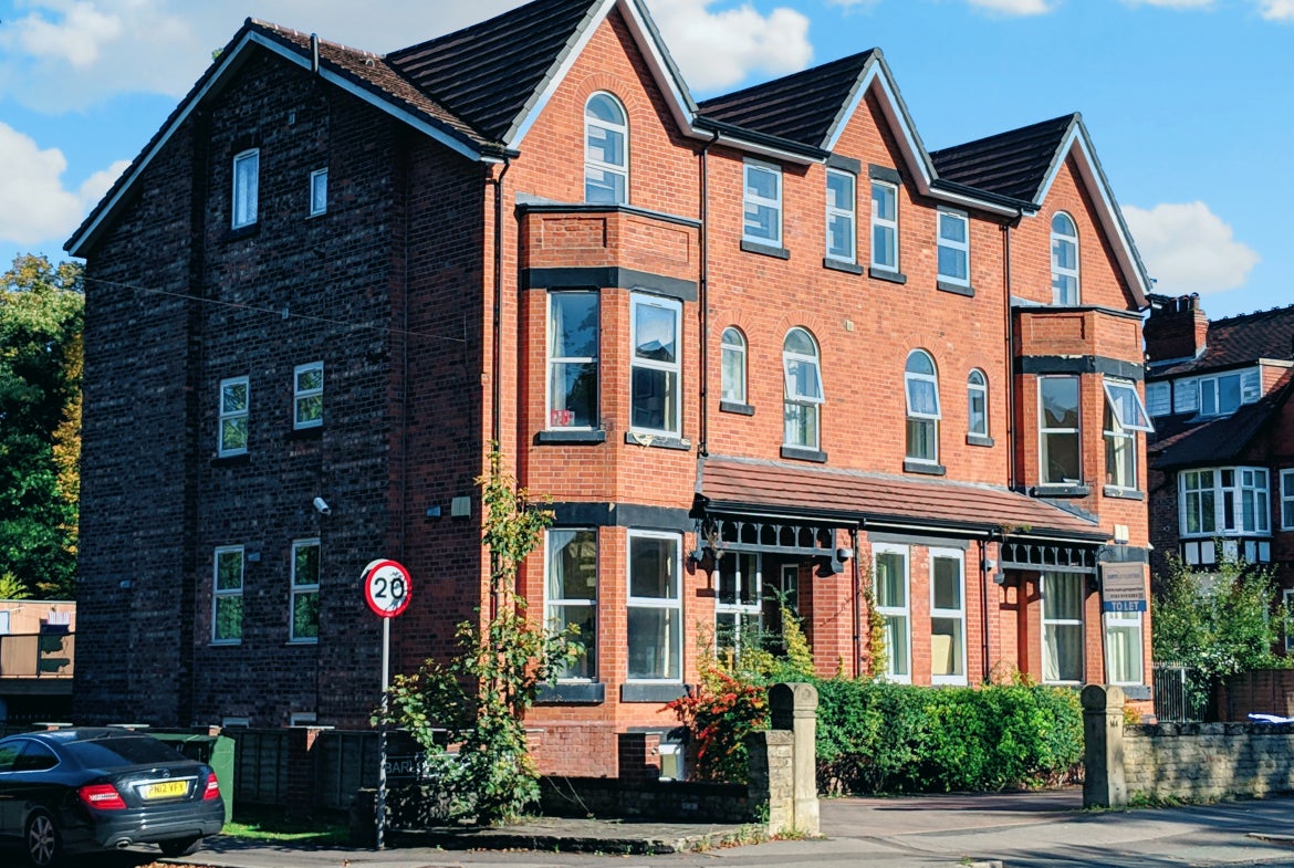 Flat Barlow Moor Road in Manchester