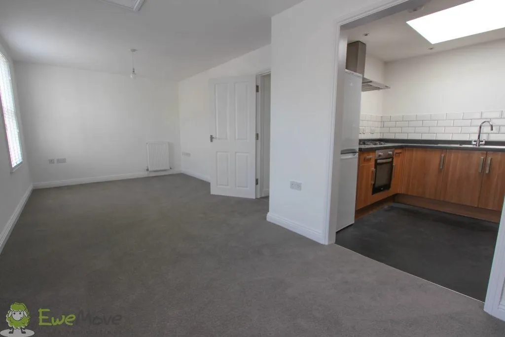 Flat Bath Road in Cheltenham