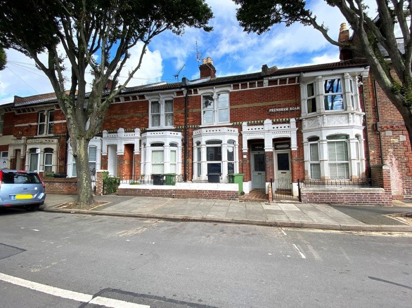 Flat Devonshire Square in Portsmouth