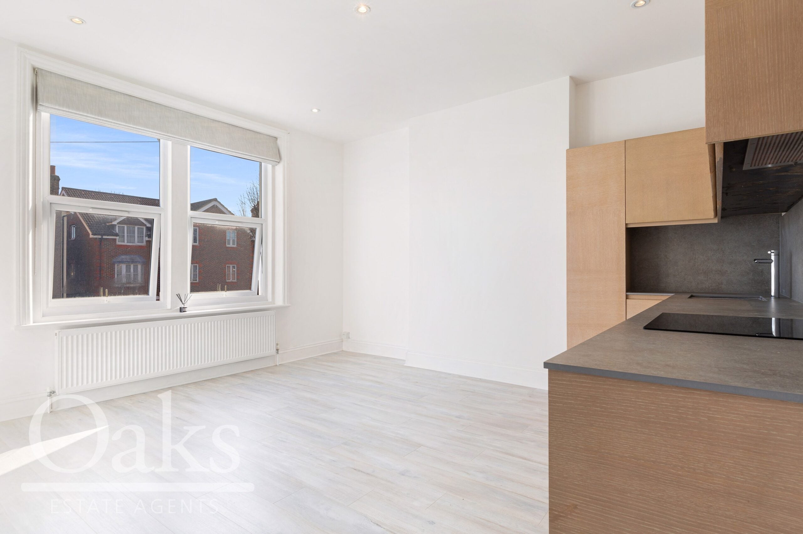 Flat Outram Road in Greater London