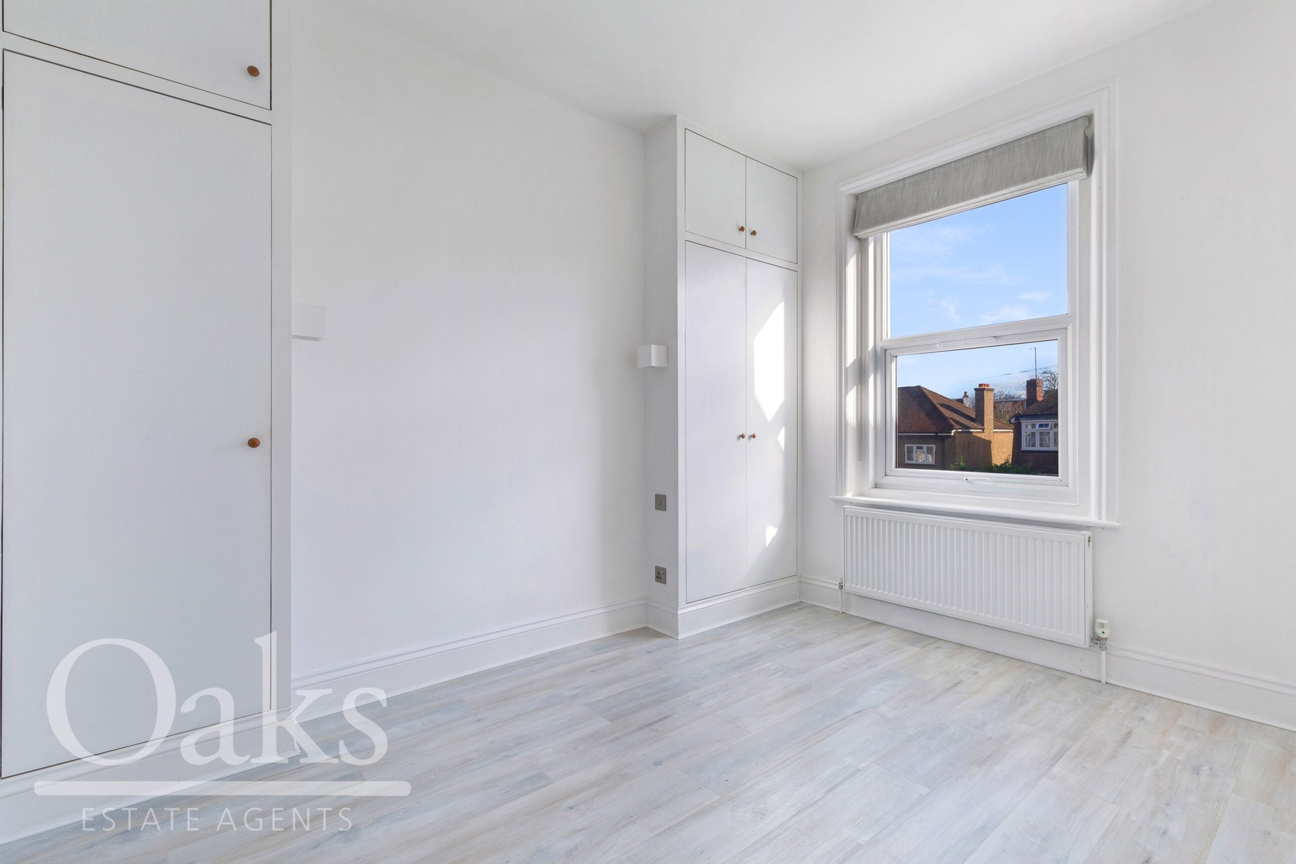 Flat Outram Road in Greater London