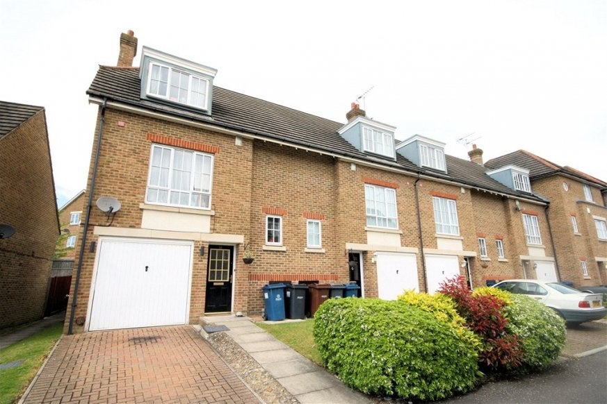 House Goodhall Close in Greater London