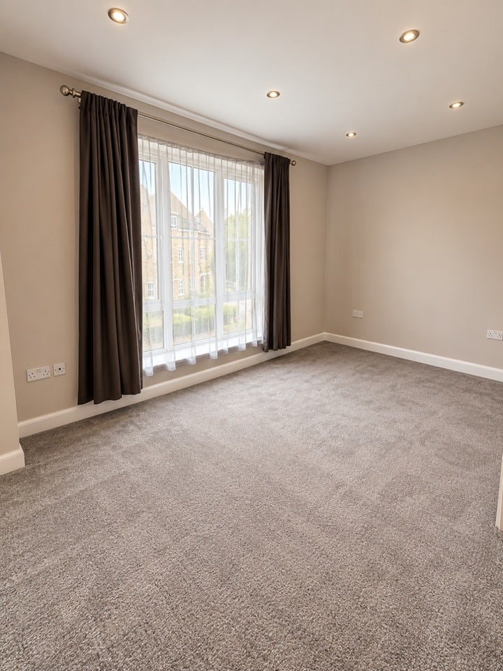 House Goodhall Close in Greater London
