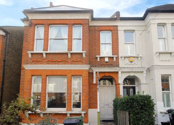 Room Wolfington Road in Greater London
