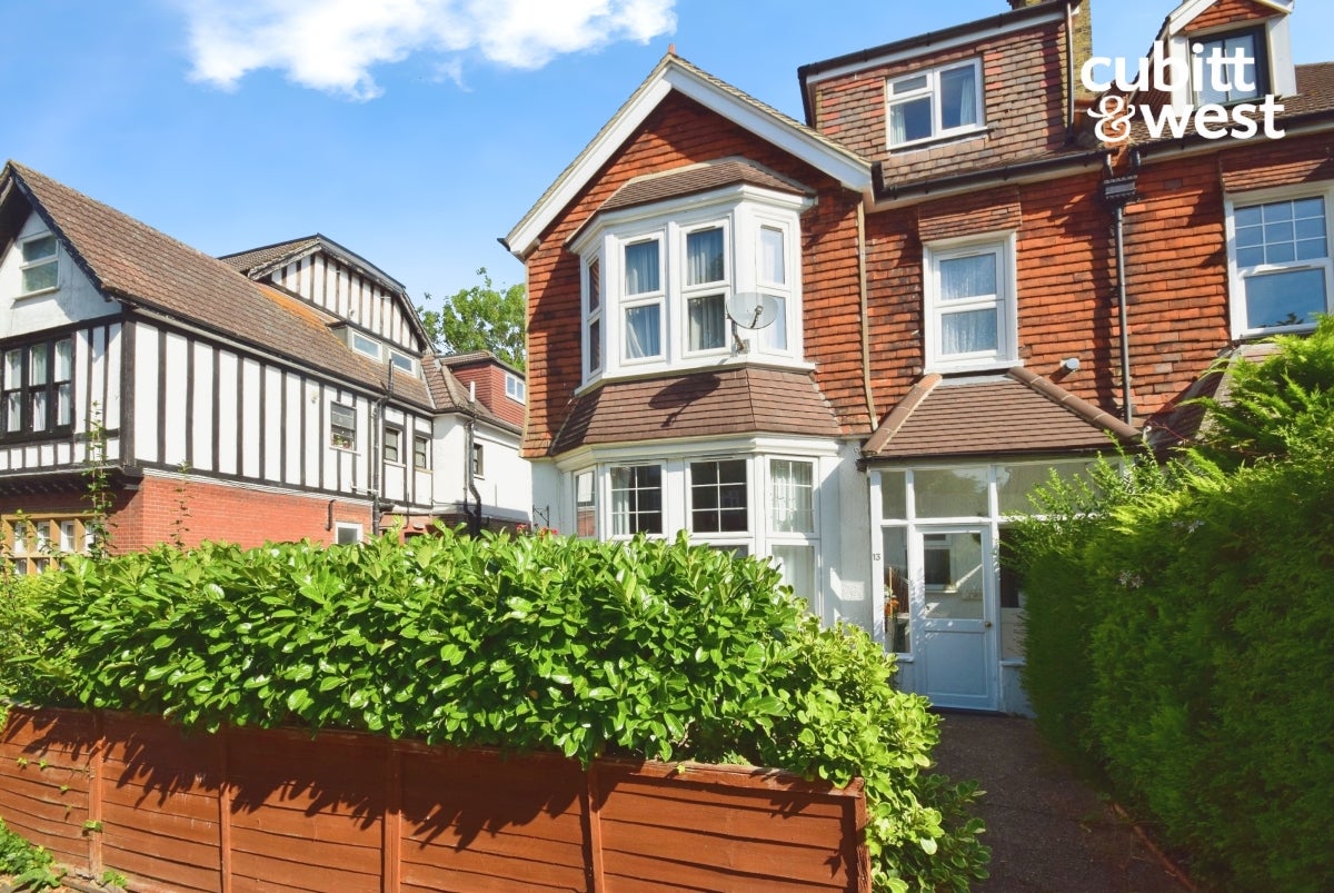 Flat Oakhill Road in Sevenoaks