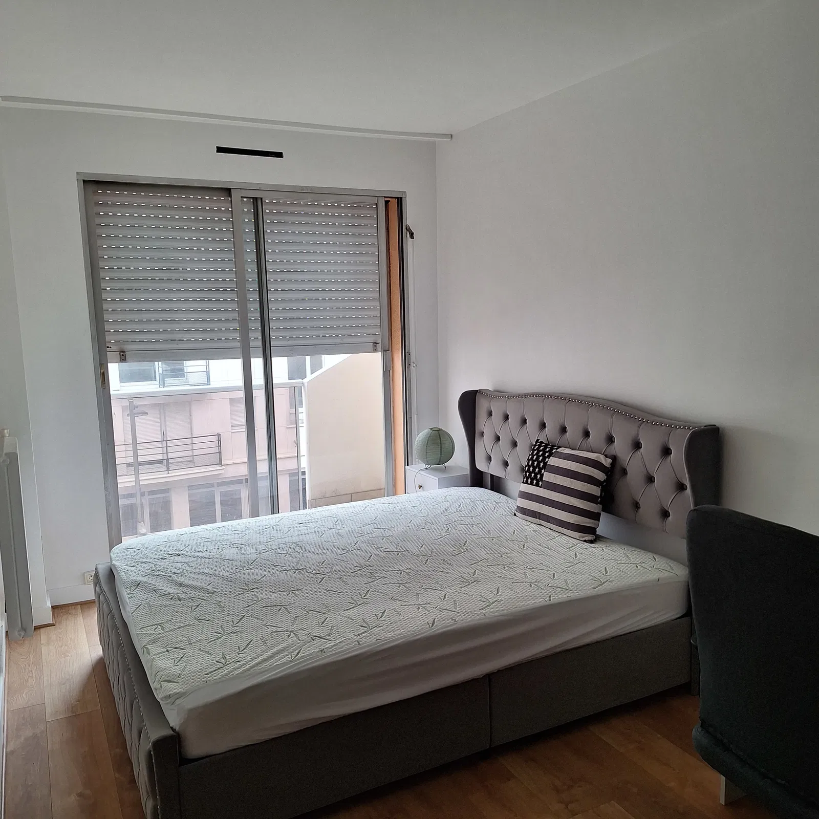 Room Rue des Tourelles in Paris