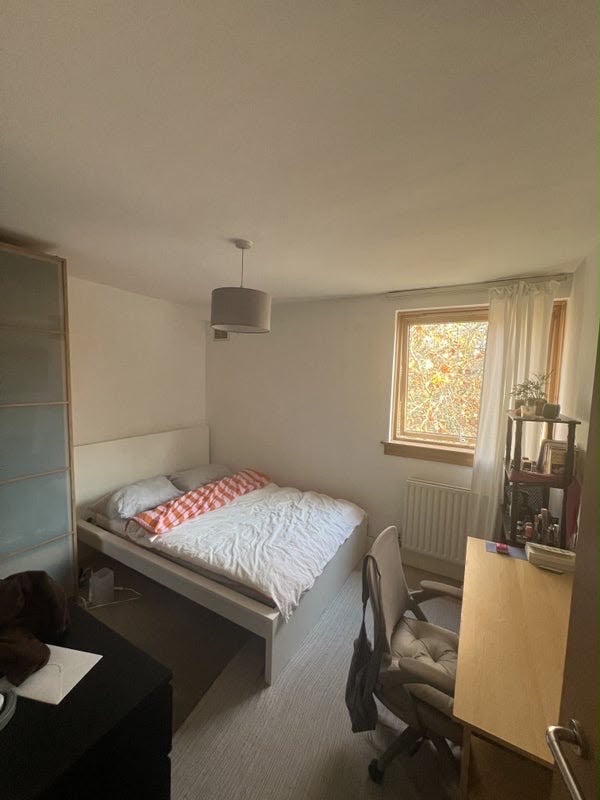 Room College Place in Greater London