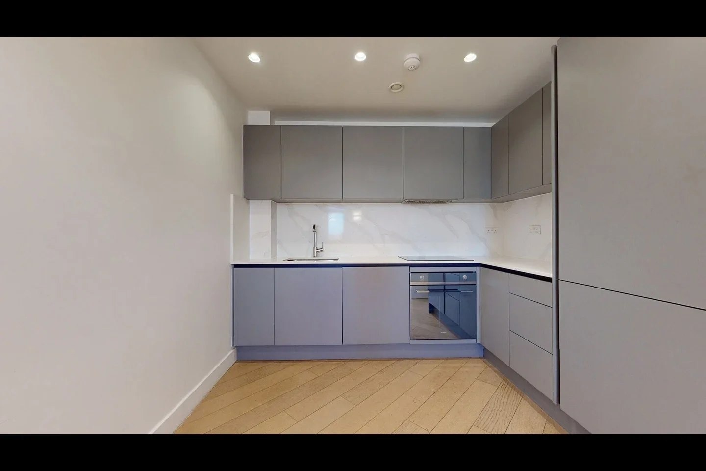 Flat Great West Road in Greater London