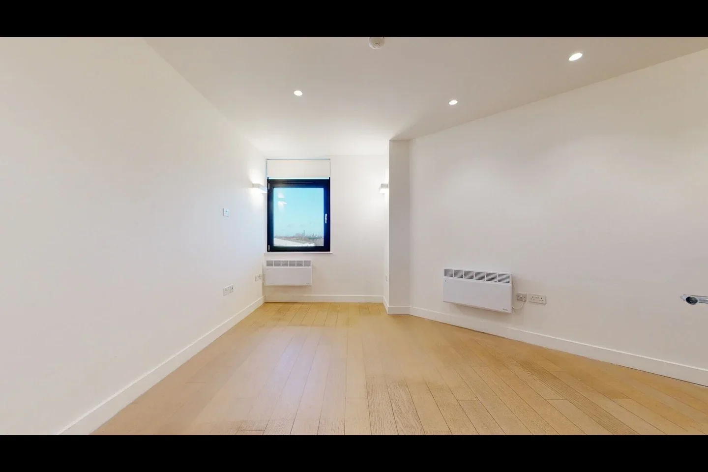 Flat Great West Road in Greater London