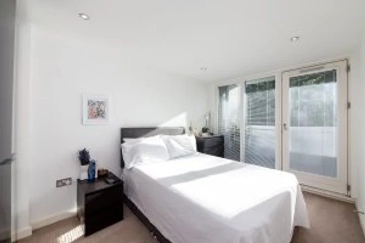 Flat Hackney Road in Greater London