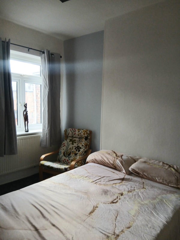 Room Marsh House Lane in Warrington