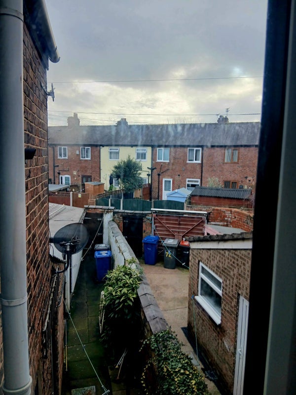 Room Marsh House Lane in Warrington