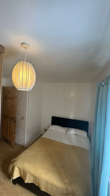 Room Barge House Road in Greater London