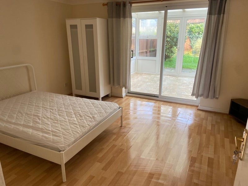Room Rosecroft Way in Breckland District
