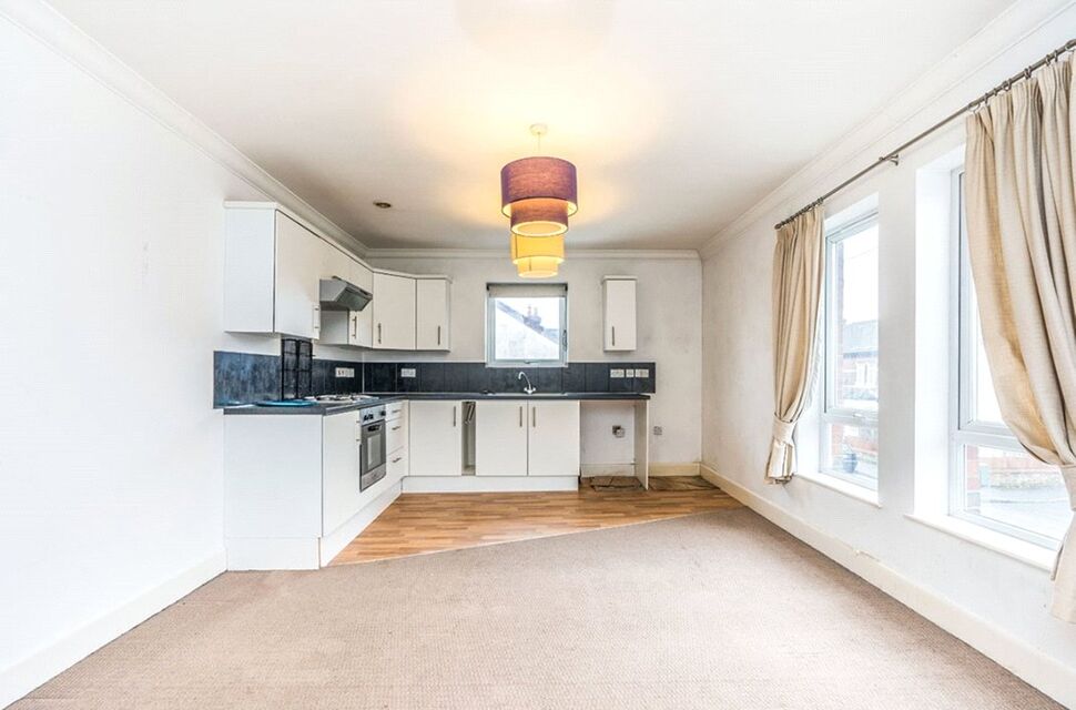 Flat Testwood Road in Southampton
