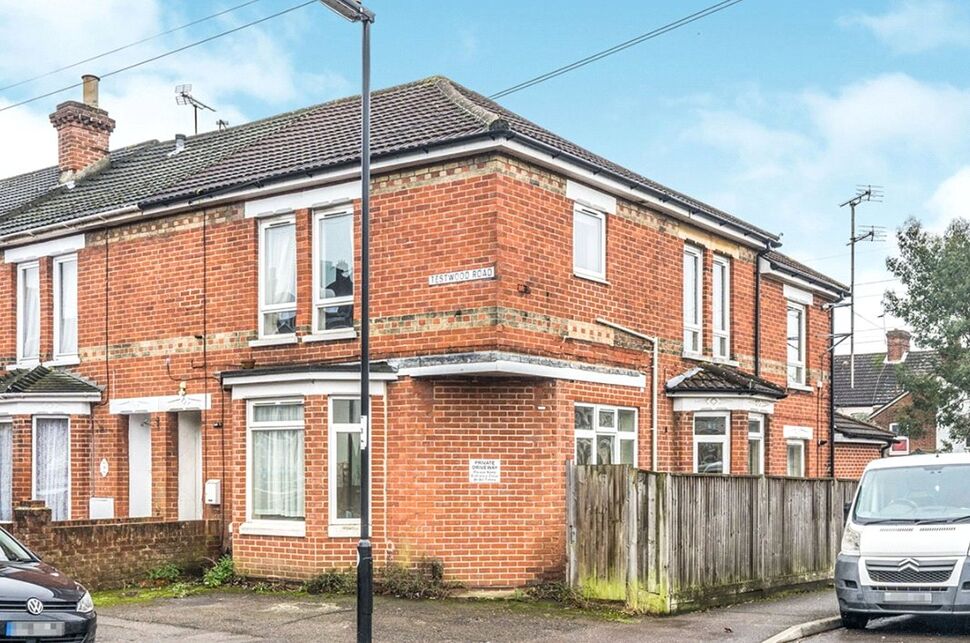 Flat Testwood Road in Southampton