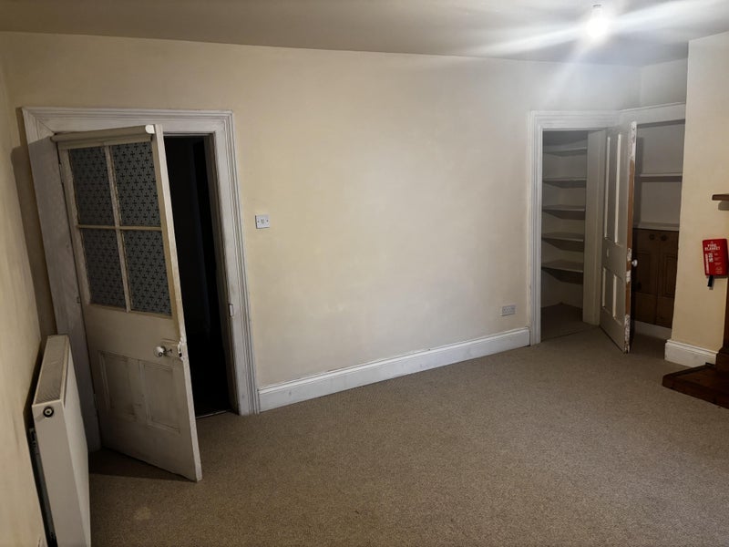Flat Ashley Hill in Bristol