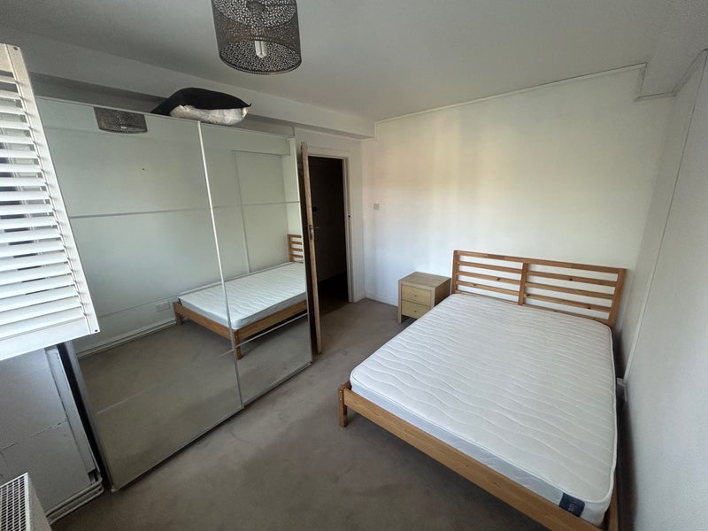 Room Streatham High Road in Greater London