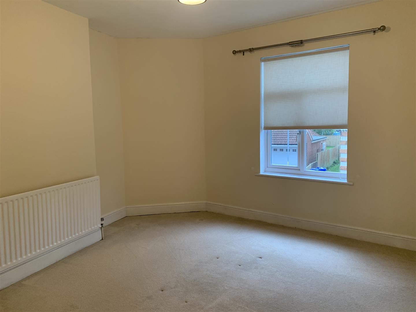 Flat Lysdon Avenue in New Hartley