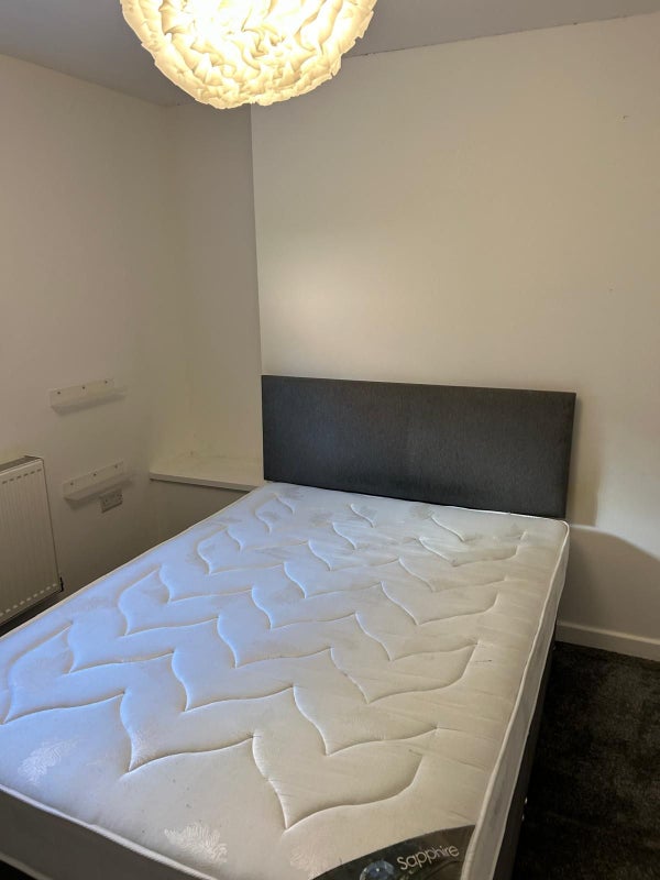 Flat Carrill Grove in Manchester