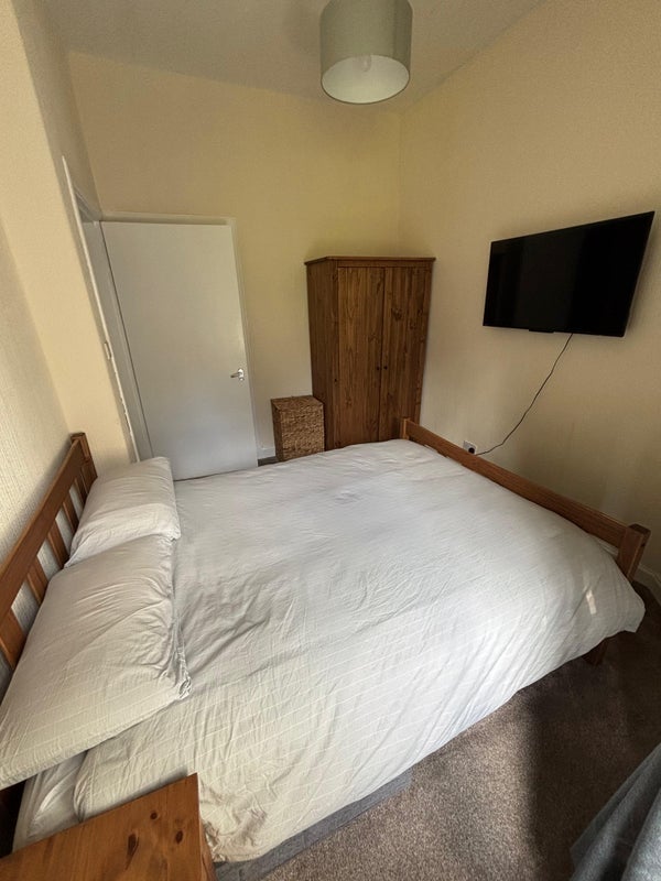 Room Pirrie Street in City of Edinburgh