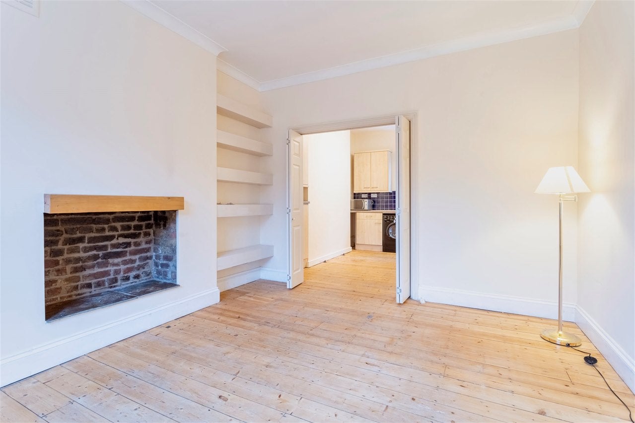 Flat Myddelton Street in Greater London