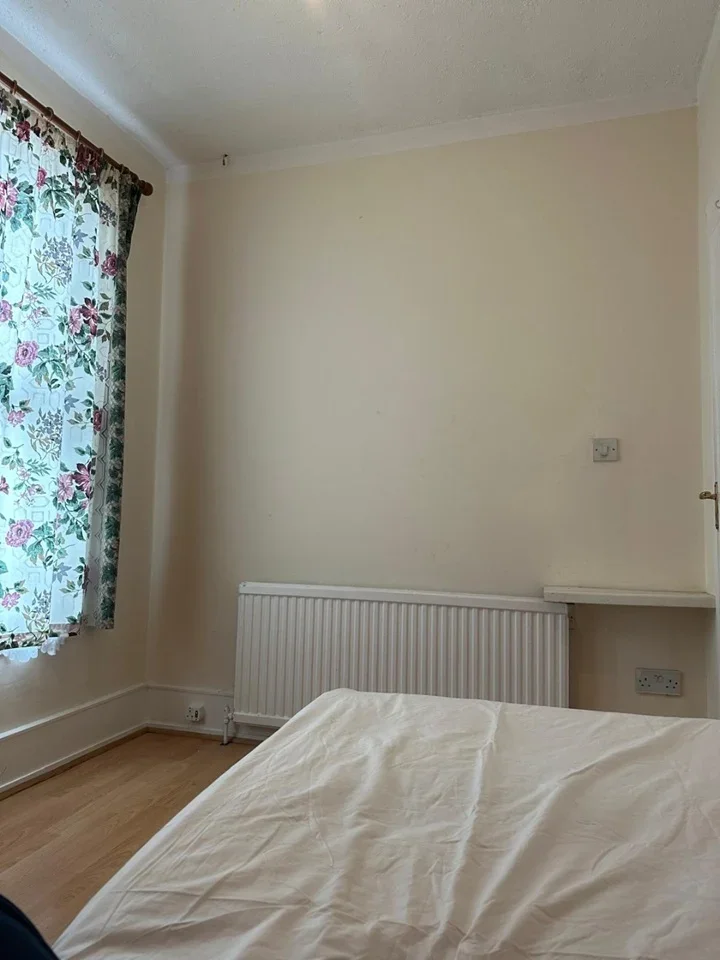 Room Gartmore Road in Greater London