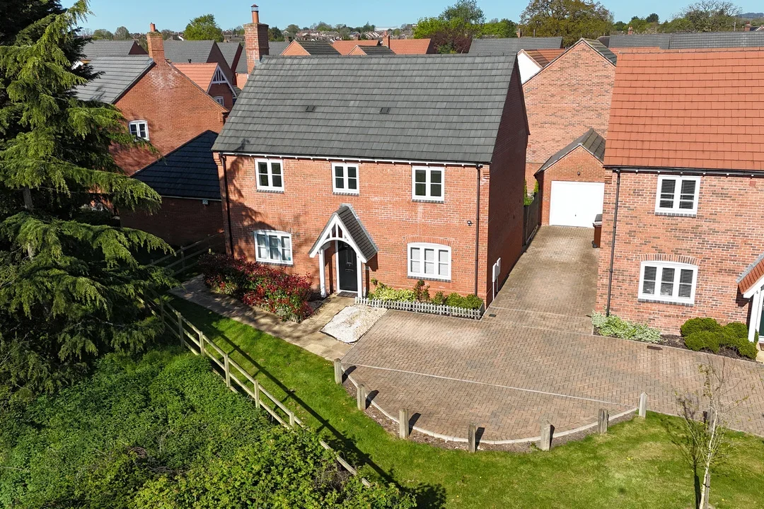 House Holly Close in Charnwood
