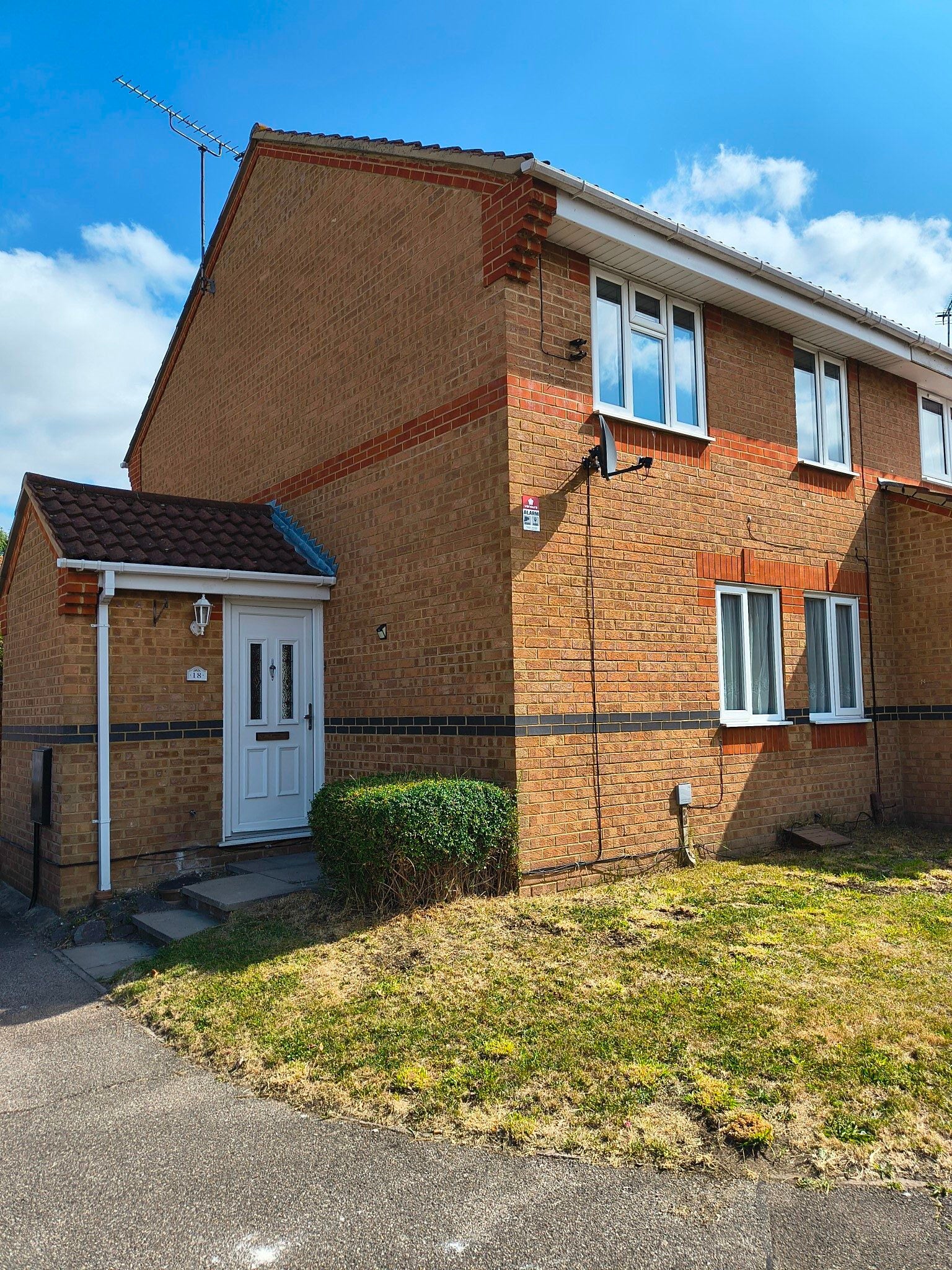 House Douglas Close in Grays