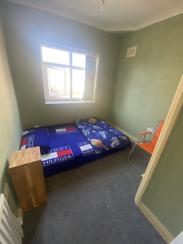 Room Marsh Lane in Bootle