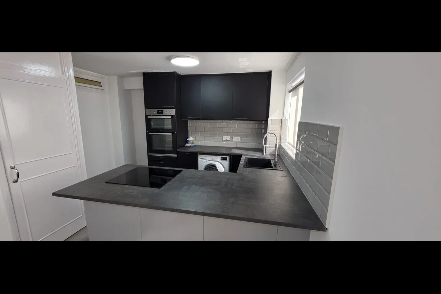 Flat Overton Drive in Greater London