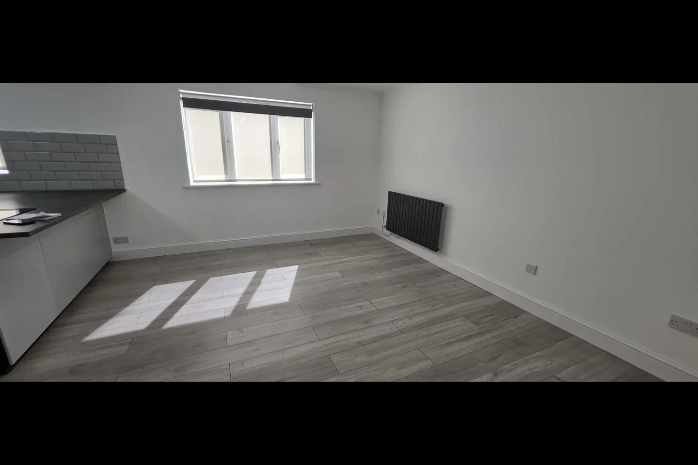 Flat Overton Drive in Greater London