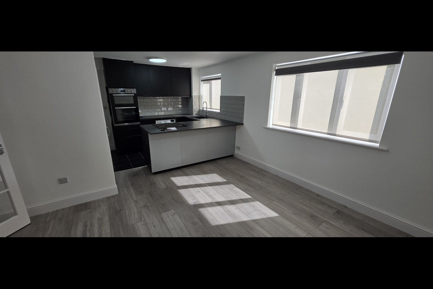 Flat Overton Drive in Greater London