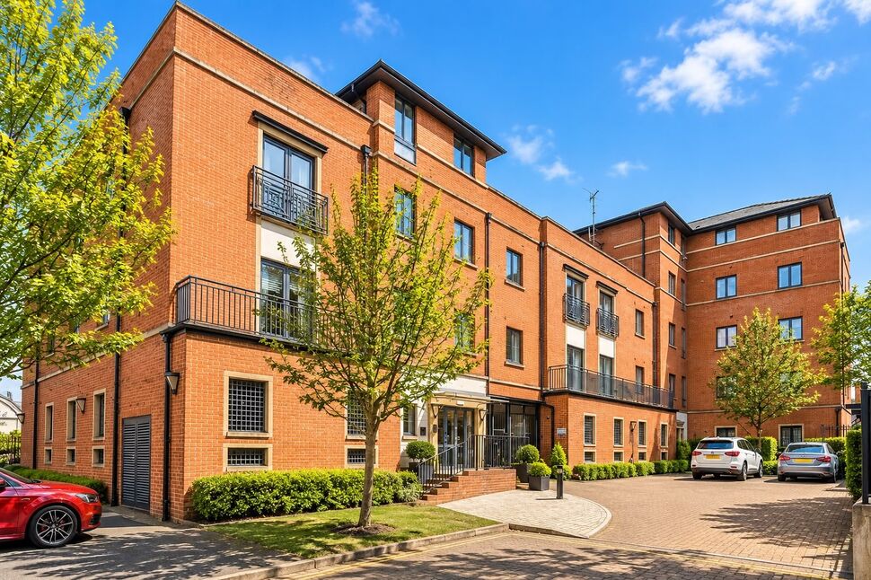 Flat Seller Street in Chester
