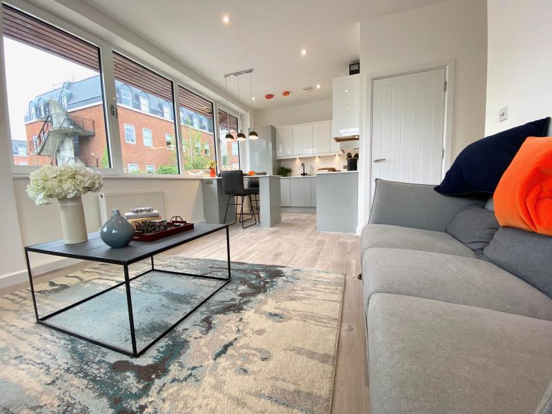 Flat Heathcote Road in Surrey Heath