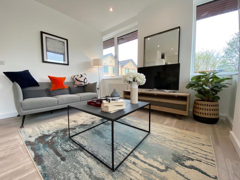 Flat Heathcote Road in Surrey Heath